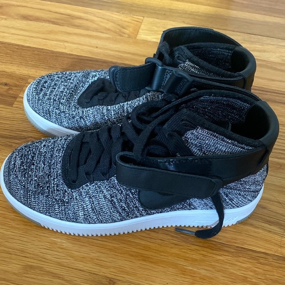 Nike Women’s Gray and Black Air Force Sneakers Size 7.5 - Picture 1 of 8